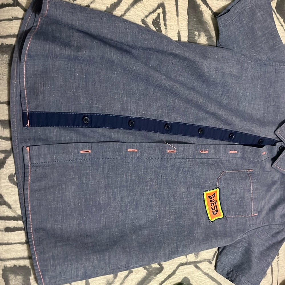 Guess button shirt used
